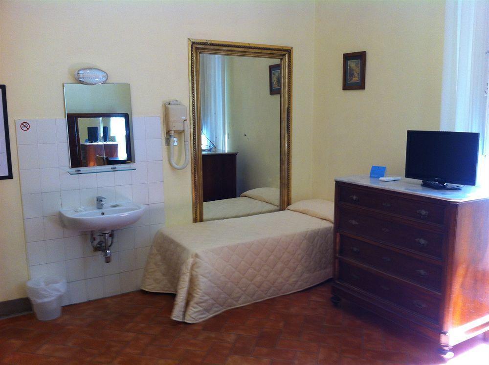 Hotel Crocini Firenze Bagian luar foto