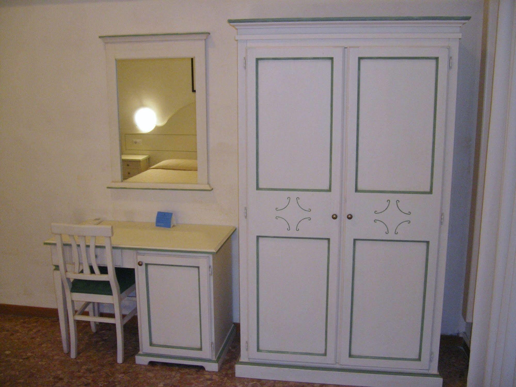 Hotel Crocini Firenze Bagian luar foto