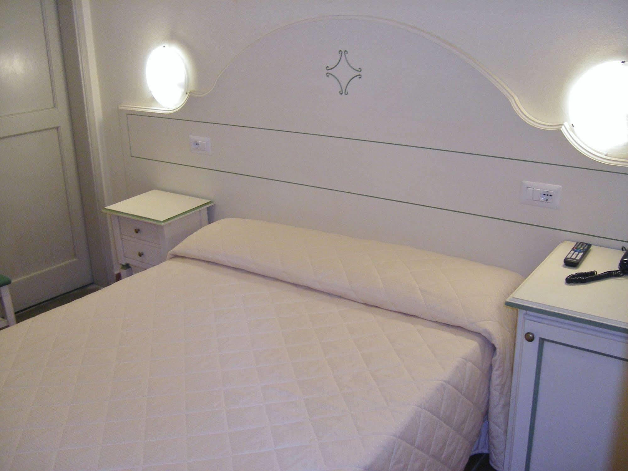 Hotel Crocini Firenze Bagian luar foto