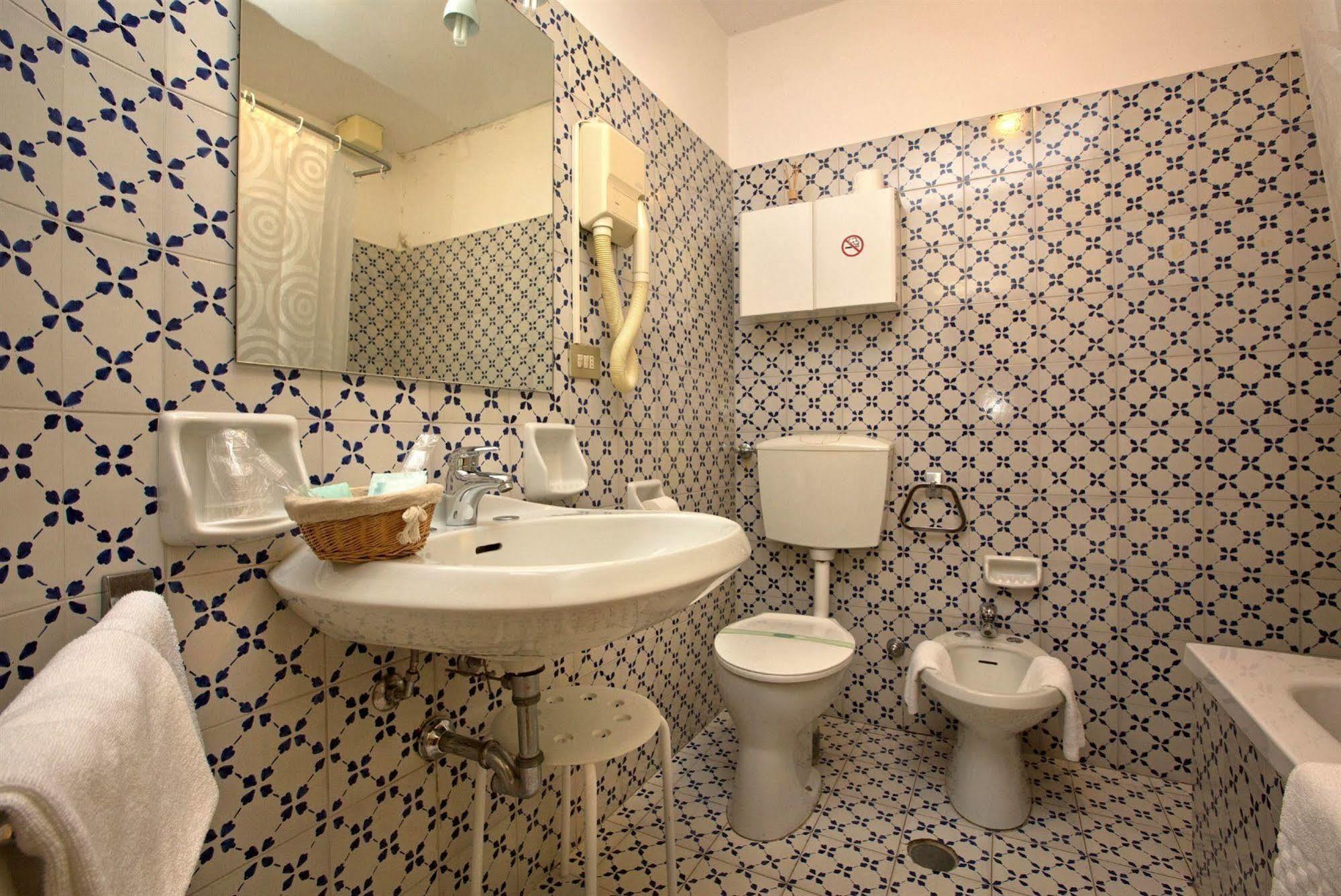 Hotel Crocini Firenze Bagian luar foto