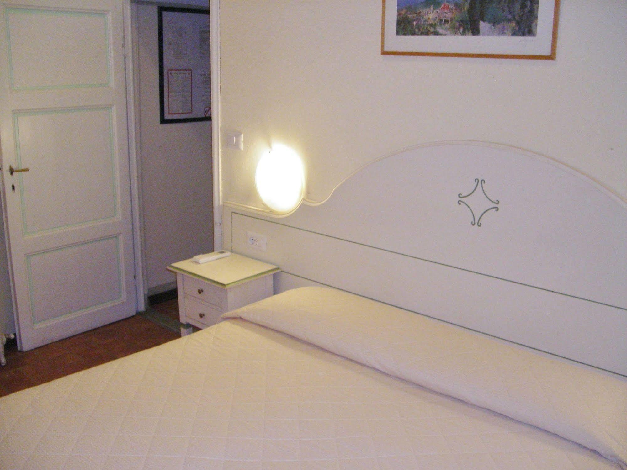 Hotel Crocini Firenze Bagian luar foto
