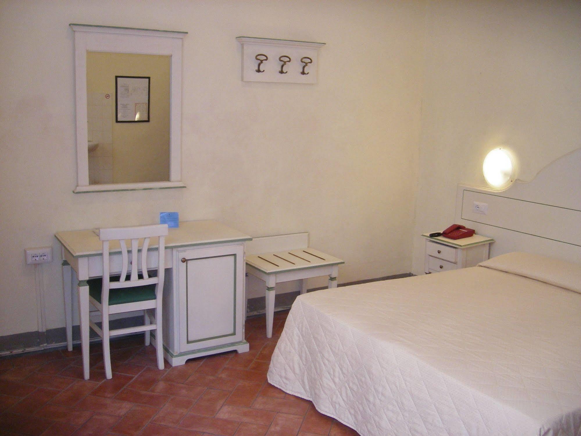 Hotel Crocini Firenze Bagian luar foto